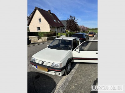 Peugeot 205