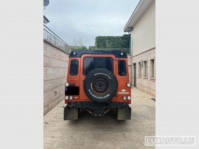 Land-Rover Defender