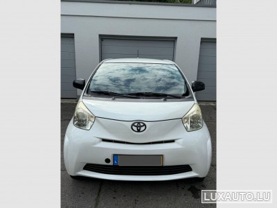 Toyota iQ