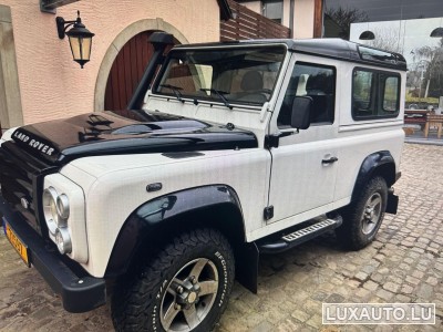 Land-Rover Defender