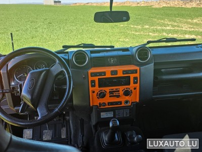 Land-Rover Defender