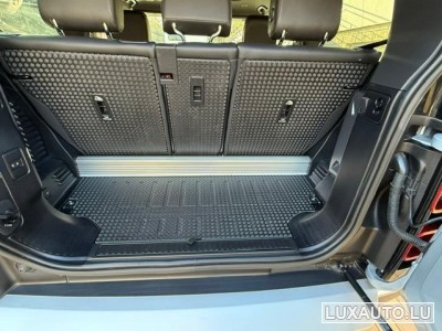 Land-Rover Defender