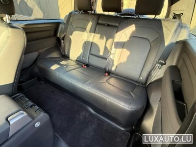 Land-Rover Defender