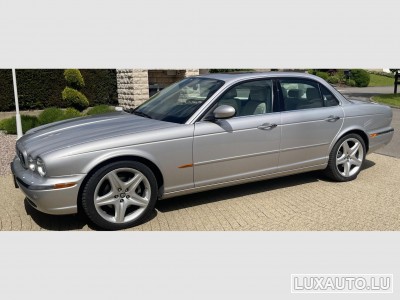 Jaguar XJ8