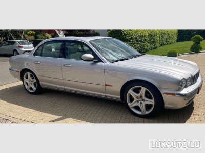 Jaguar XJ8