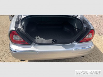 Jaguar XJ8