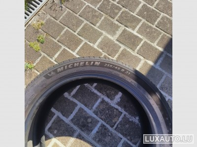 Pneus 21" - 255/45R 106w