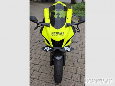 Yamaha R7