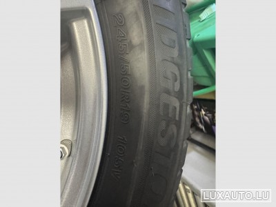 Pneus 19" - 245/50R 105v