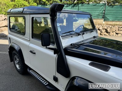 Land-Rover Defender