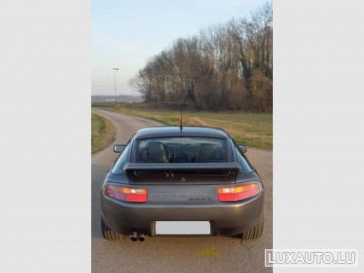 Porsche 928