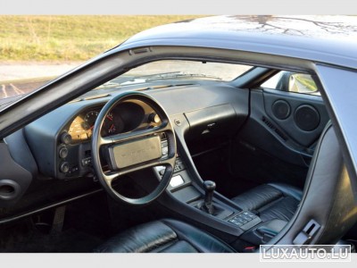 Porsche 928