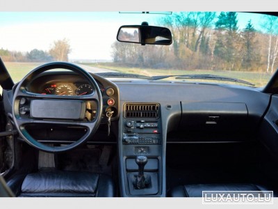 Porsche 928