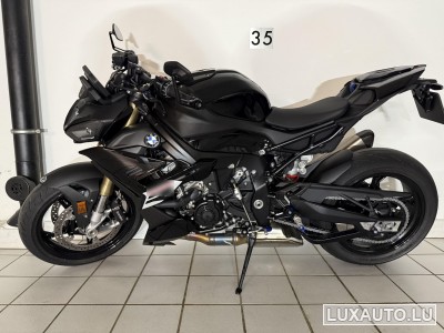BMW S