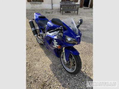 Yamaha R1