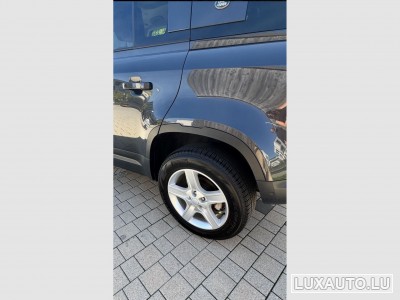 Land-Rover Defender
