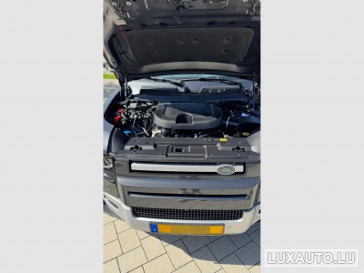 Land-Rover Defender