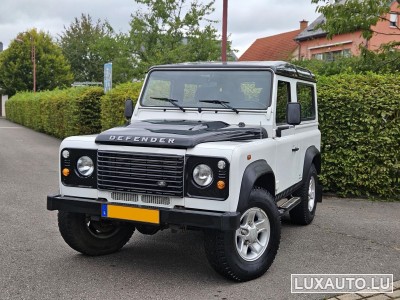 Land-Rover Defender
