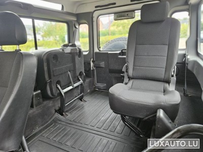 Land-Rover Defender