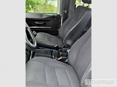 Land-Rover Defender