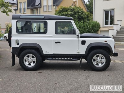 Land-Rover Defender