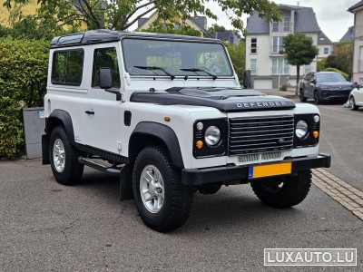 Land-Rover Defender