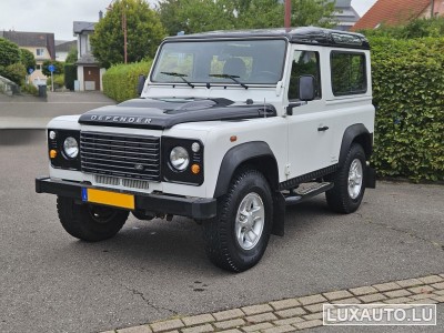 Land-Rover Defender