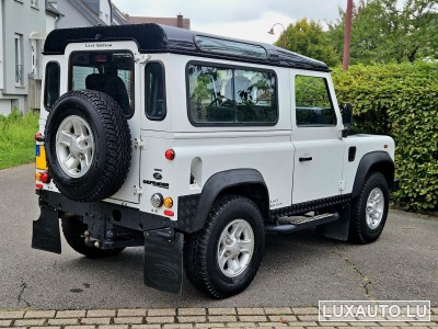 Land-Rover Defender