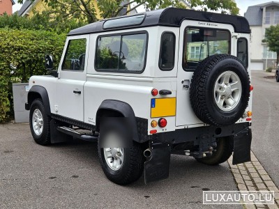 Land-Rover Defender
