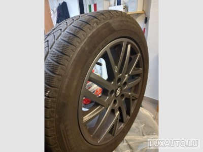 Jantes de alumínio + Pneus 18"