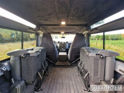 Land-Rover Defender