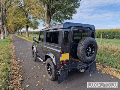 Land-Rover Defender