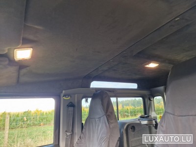 Land-Rover Defender