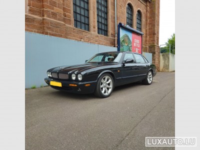 Jaguar XJR