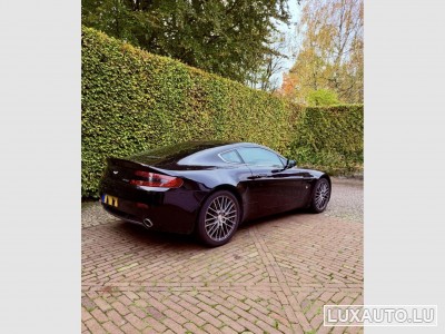 Aston-Martin V8 Vantage