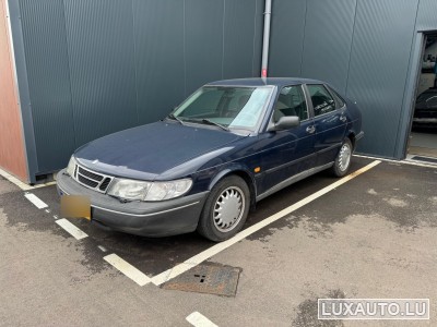 Saab 900