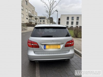Mercedes B 180