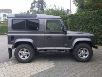 Land-Rover Defender