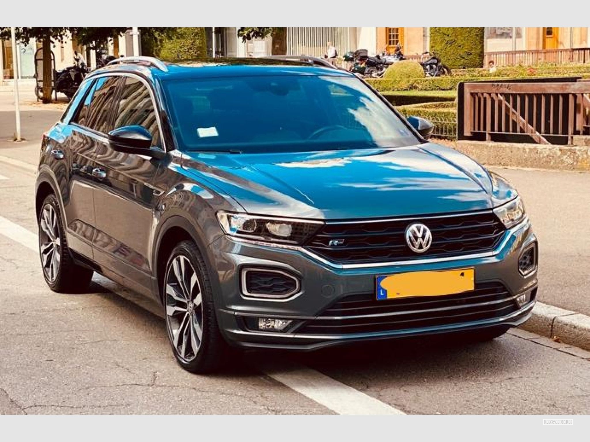 Dark grey VW T-Roc 2.0 TSi R-Line 4Motion DSG7 used, fuel Petrol and ...