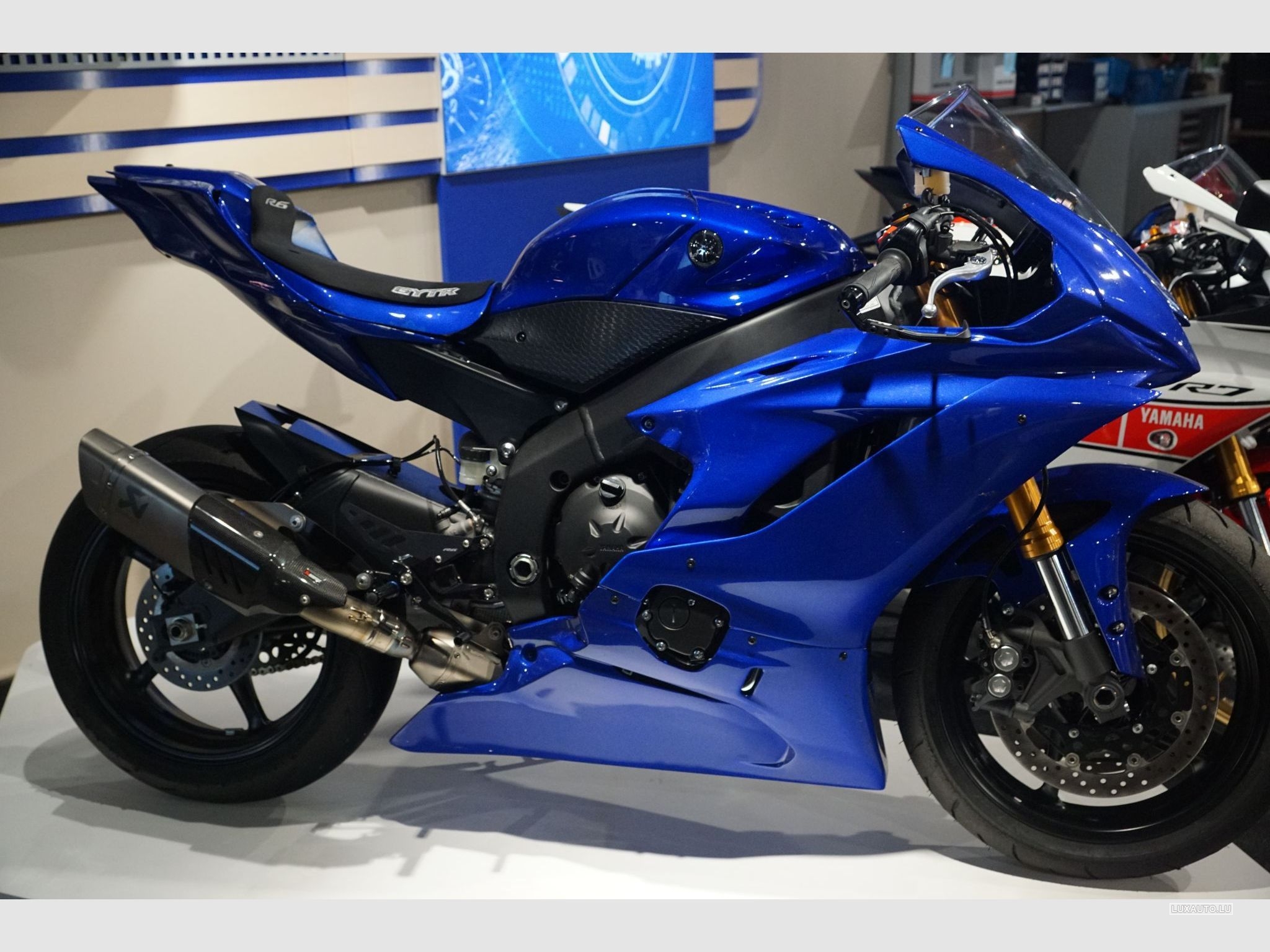 Yamaha R6 Blue