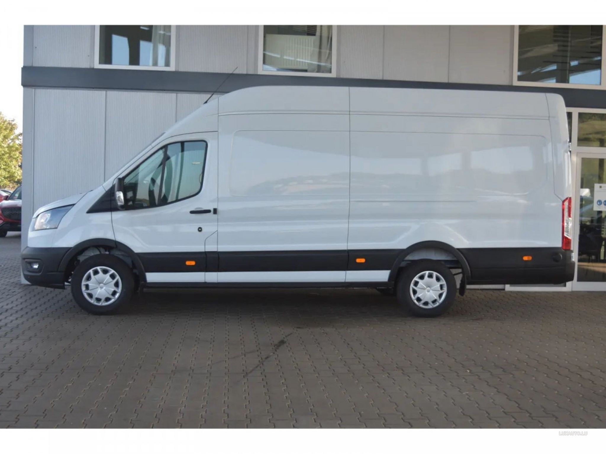 Ford Transit 2T 2.0 TD 130 L4H3 TREND RWD Blanc d'occasion, moteur ...