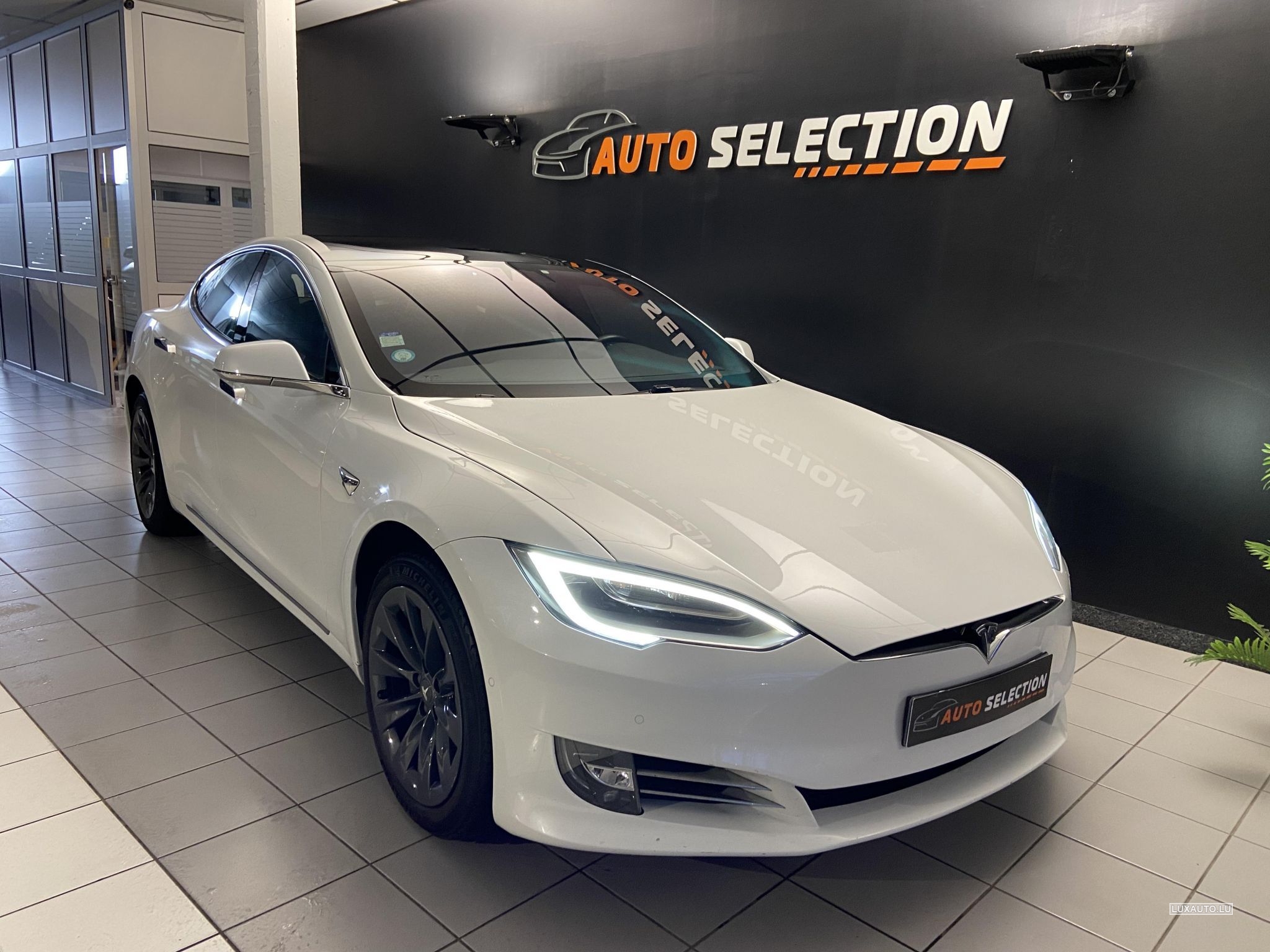 Tesla Model S Long Range