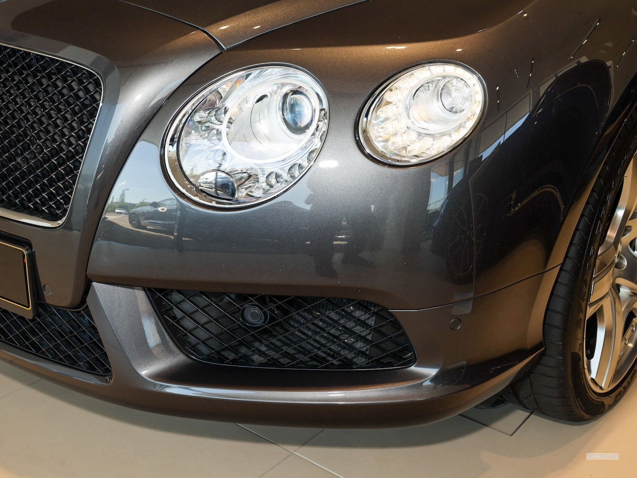 Bentley Continental GT V8 Anthracite, moteur Essence et boite ...