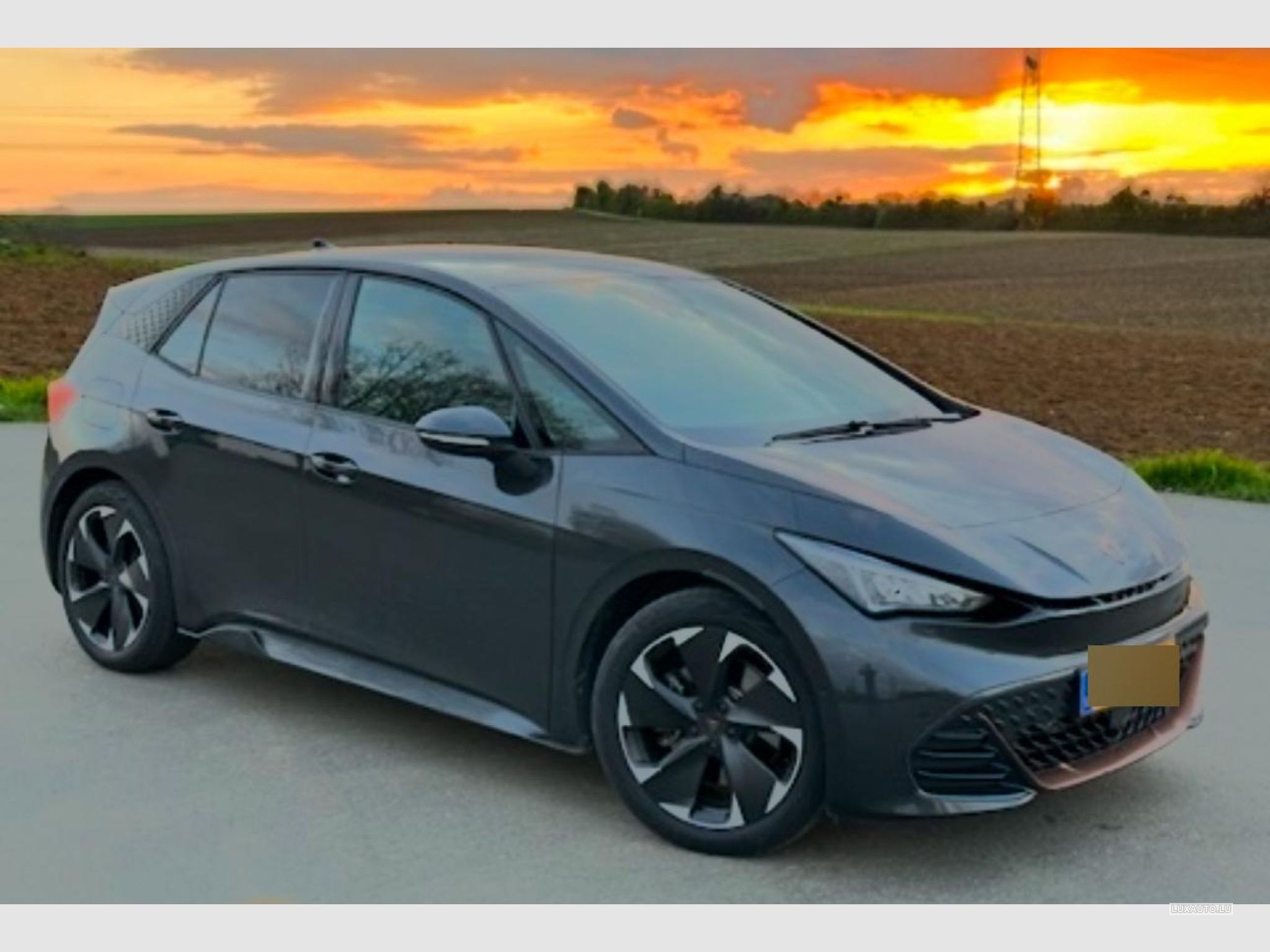 Cupra Born 77kw heatpump, dynamic chasis (DCC), 2 ans garantie