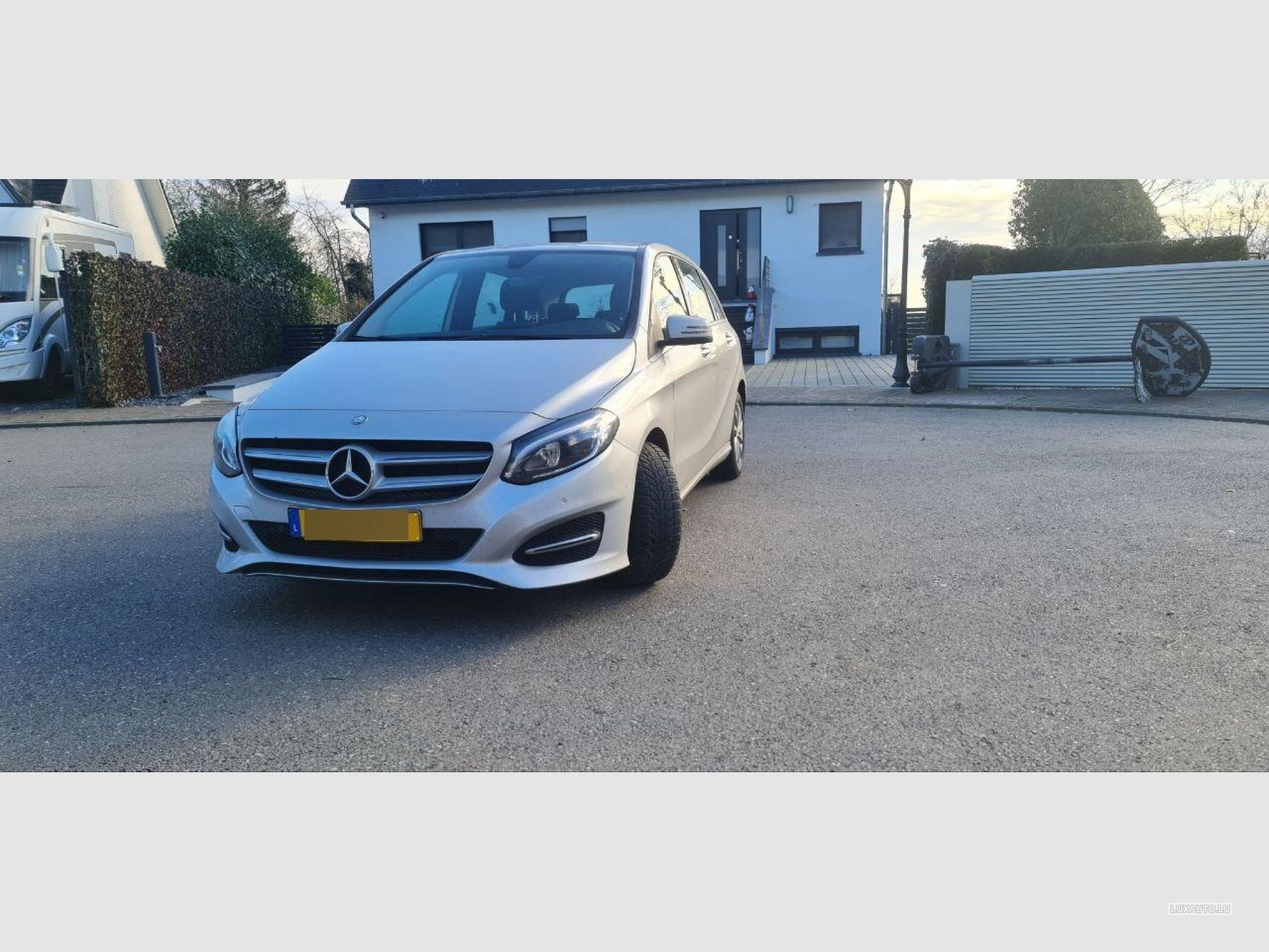 Mercedes B 180
