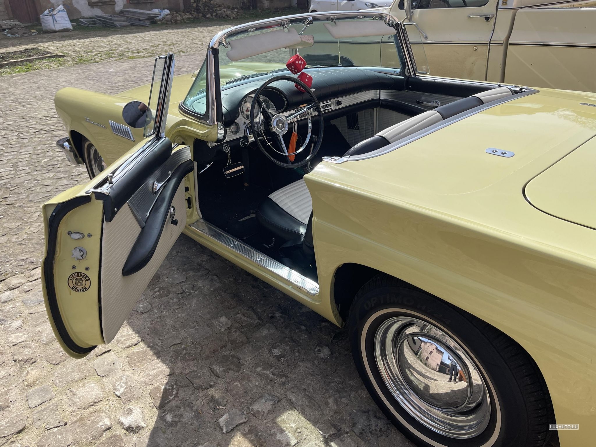 Ford Thunderbird V8 convertible