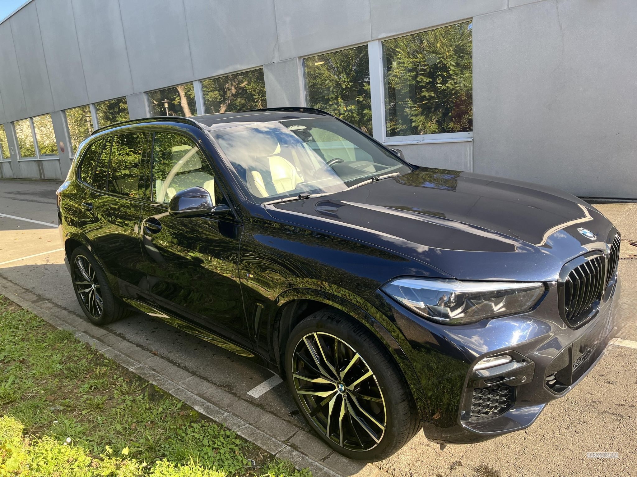 Dark blue BMW X5 , fuel Diesel and Automatic gearbox, 68.800 Km 52.