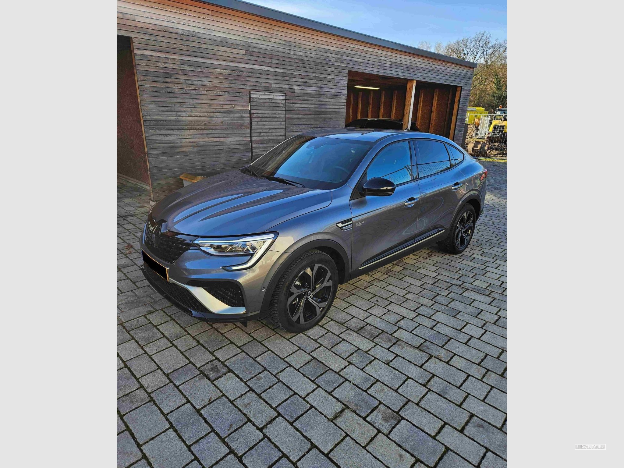 Renault Arkana Renault Arkana E-Tech Engineered Hybrid 145 ( 10/2023 )