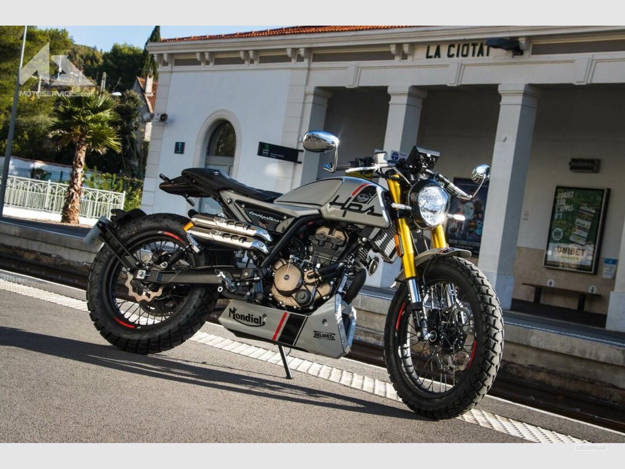 Mondial Hipster Couleur gris Nardo et noir