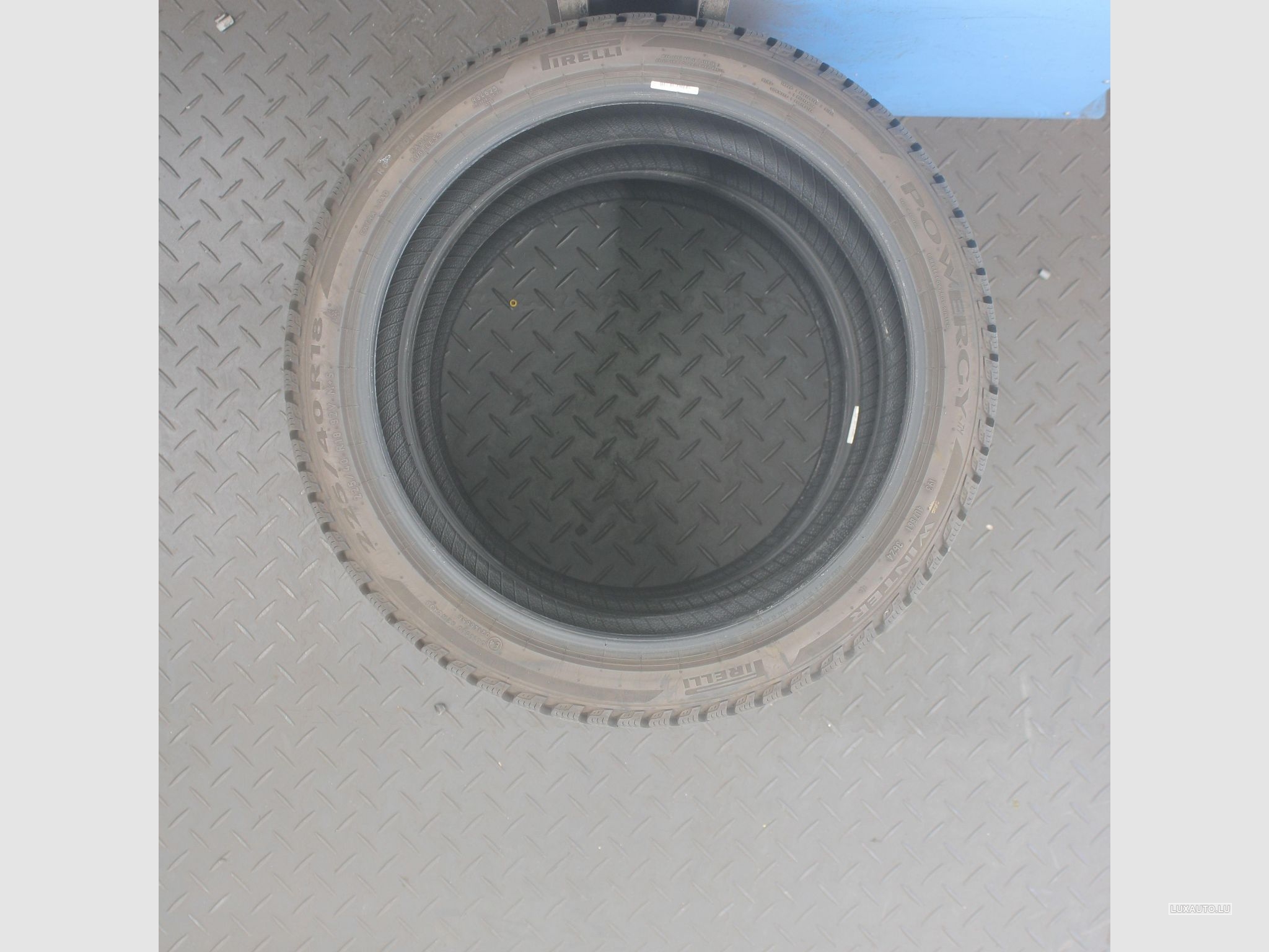 Pneus 18" - 225/40R R1892V Inverno